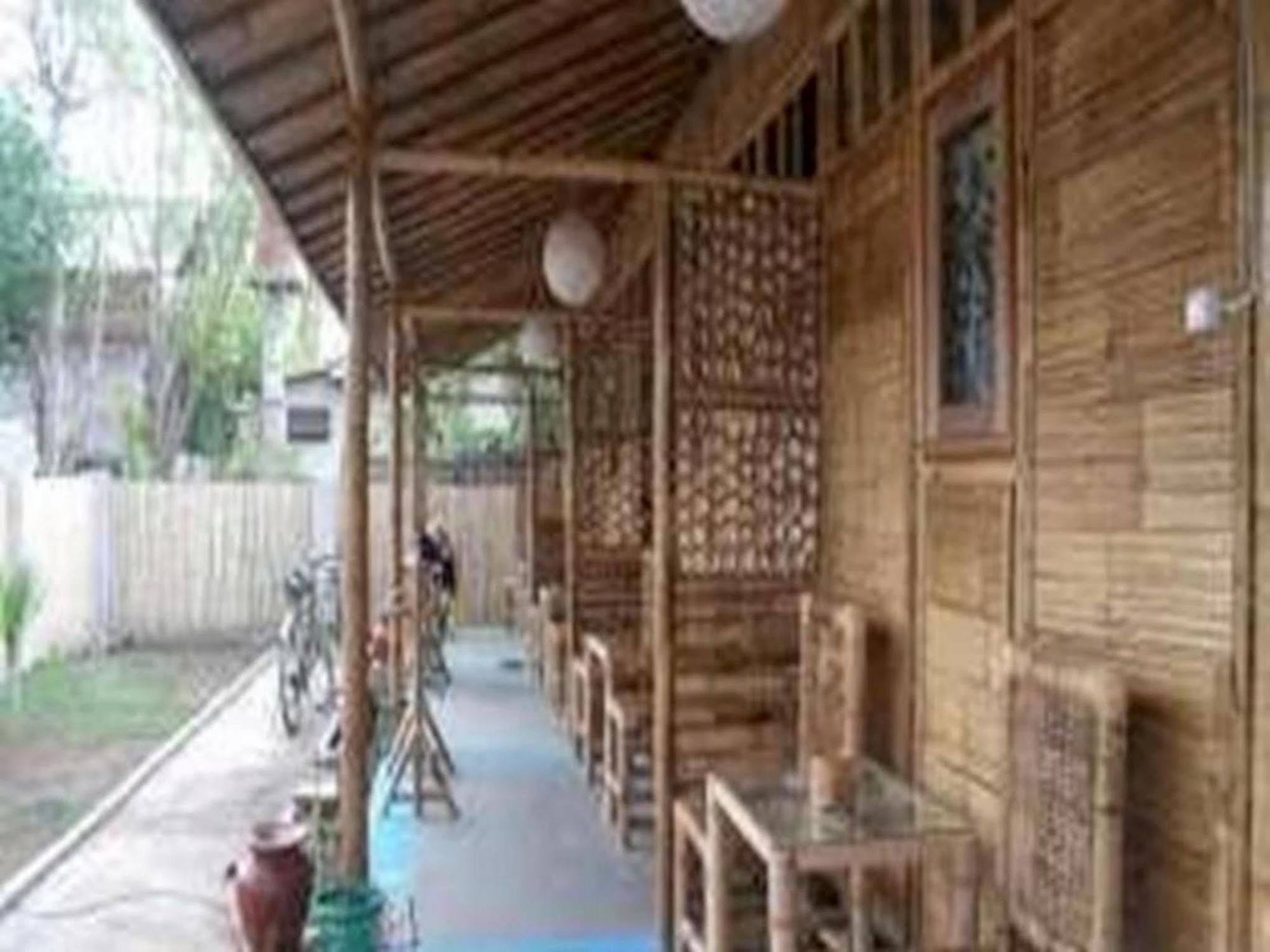 Little Woodstock Homestay Gili Trawangan Exterior photo